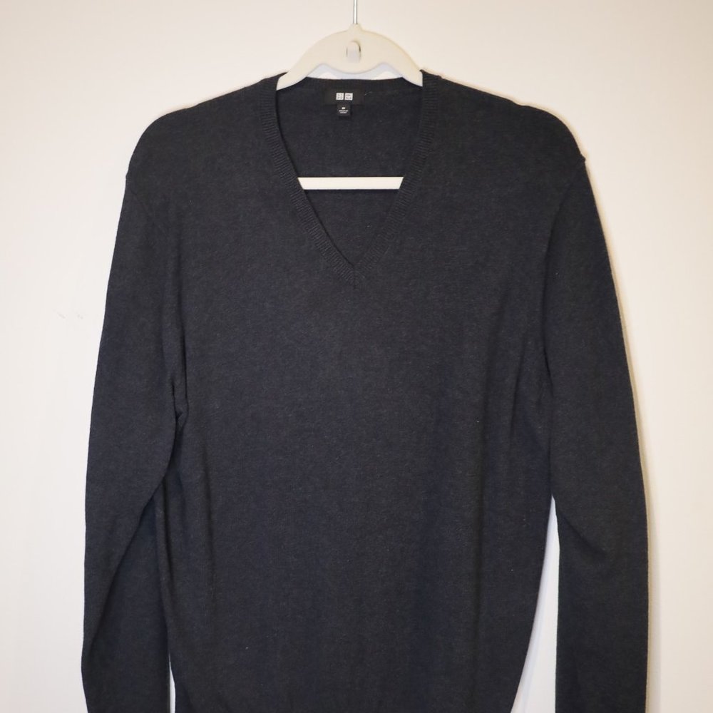 Uniqlo Dark Grey Men's Sweater